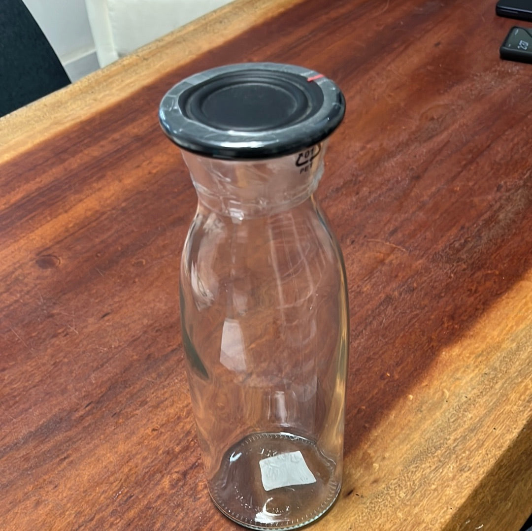 Water bottle with lid (CATERING EQUIPMENT)